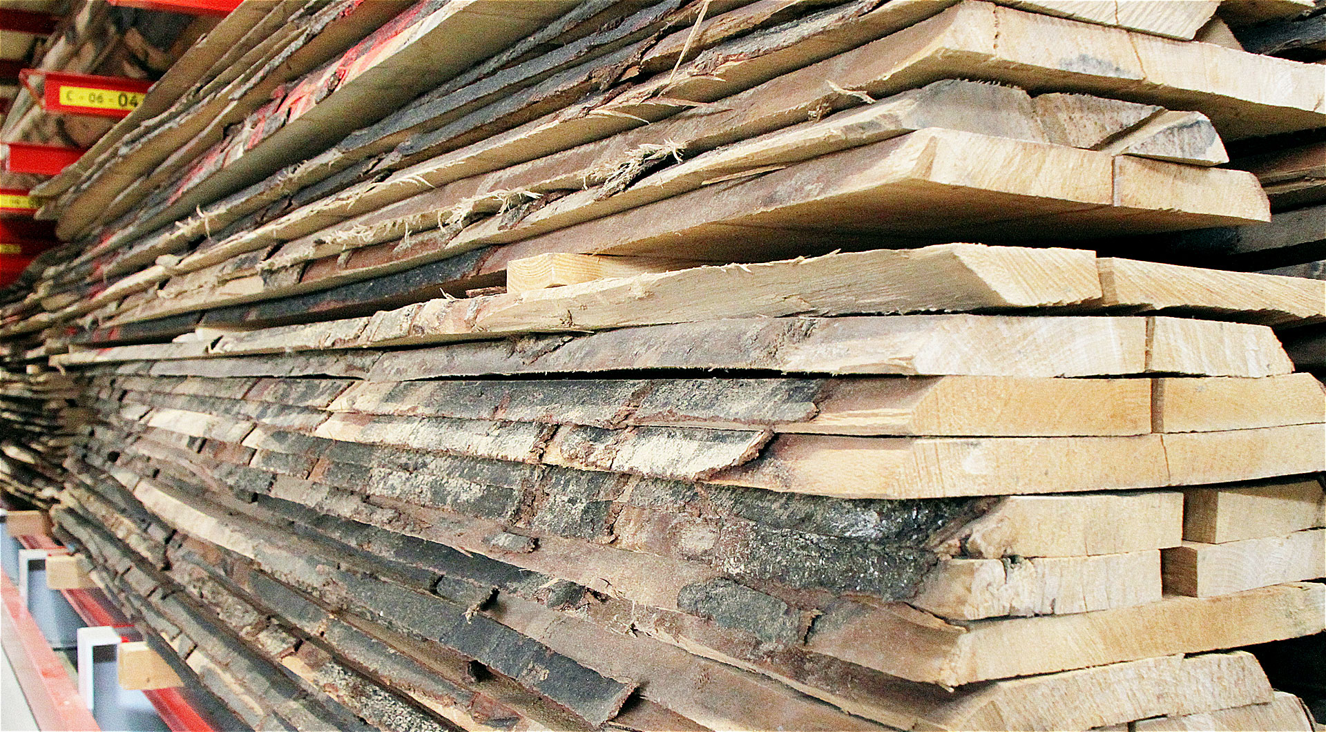 Schnittholz frisch aus dem Sägewerk bei Holz Roeren