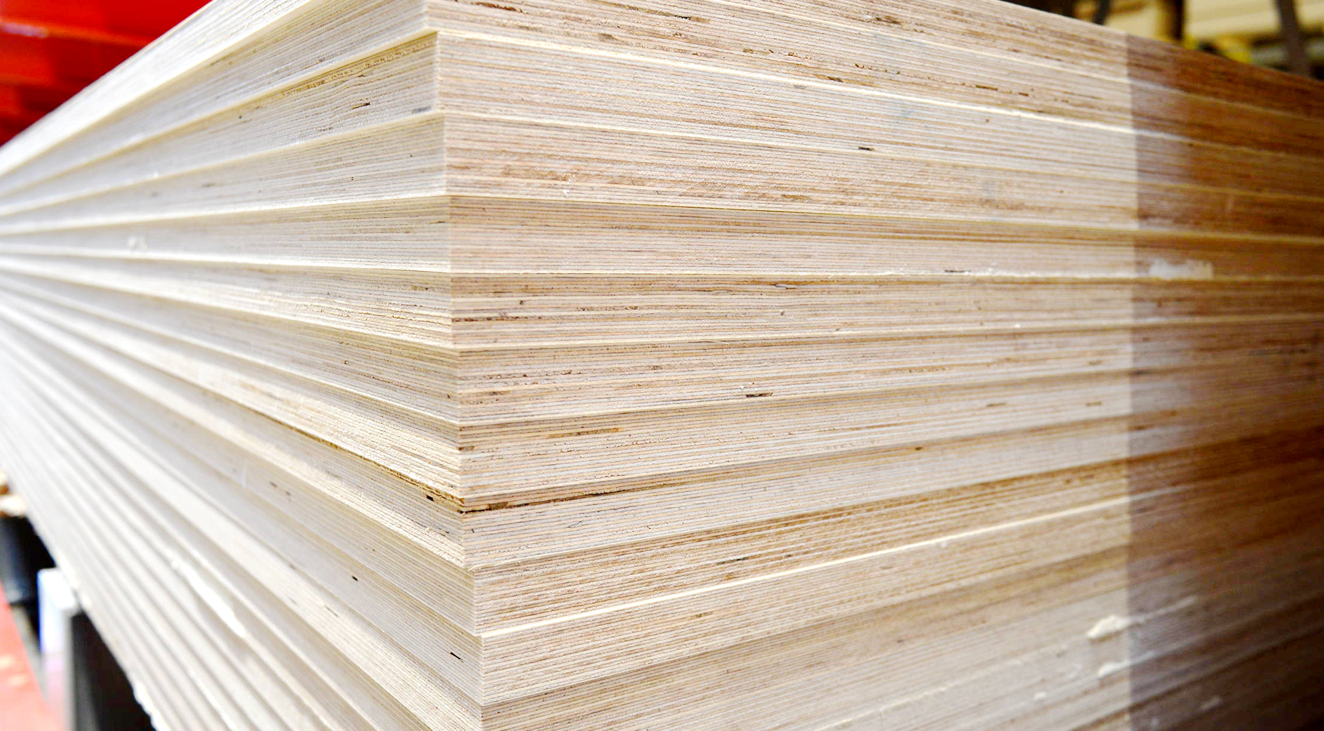Sperrholzplatten von Holz Roeren für Küche und Garten