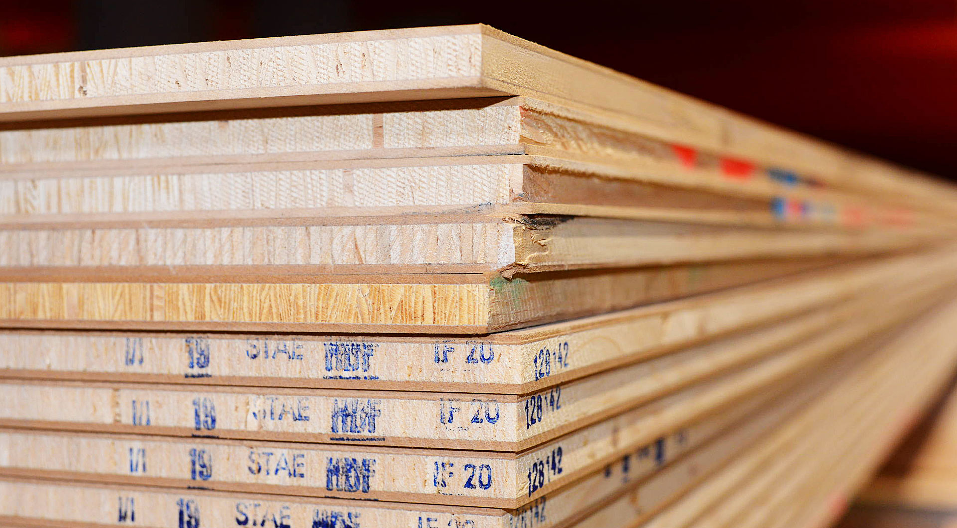 Formstabile Tischlerplatten von Holz Roeren bieten viele Vorteile