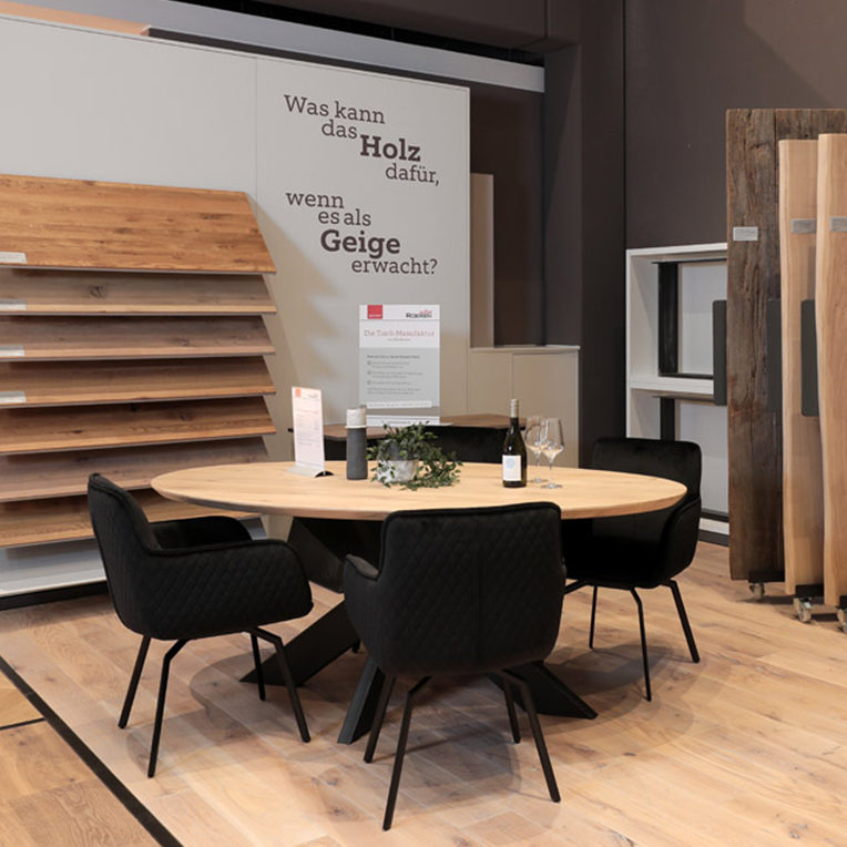 holz-roeren-haus-tischmanufaktur-ausstellung